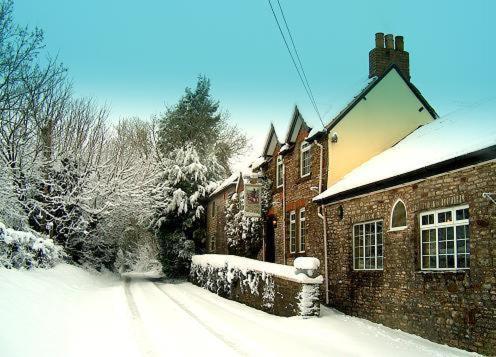 The Hunters Rest Inn Clutton Zewnętrze zdjęcie